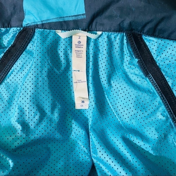 Lululemon Packable Water-Resistant Vest Blue Print 2 NWOT - Picture 10 of 12